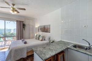 AA Guest - The Golden Sea Views Eco Apartment