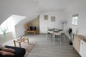The Charm of Nevers Rooftops & 2 minutes from the train station