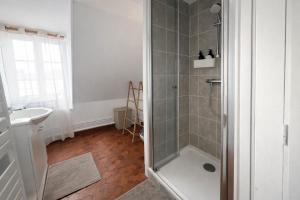 The Charm of Nevers Rooftops & 2 minutes from the train station