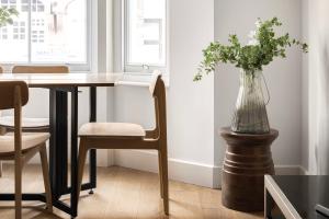 Modern 2-Bedroom Flat on Great Titchfield