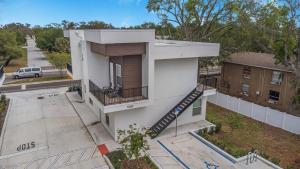 Ultimate Tampa Stay Dual Units 6BR Sleeps 17