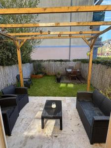 Maison avec petit jardin