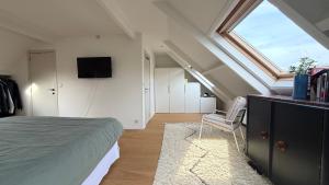 Comfortable family home with south-facing garden!