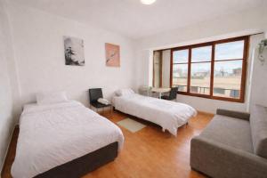 Affordable Rooms in Traditional Apartment