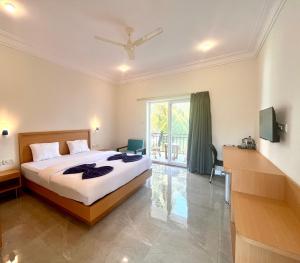 Morjim Sunset Guesthouse - 300 meter to beach