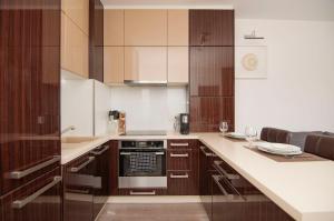 Modern & Comfy studio with Easy Access to Center