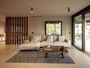 Luxurious 5-Bedroom Villa with Private Indoor Pool in Mlaga