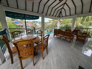 JungleRiverHouse & JungleRiverResort