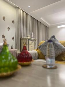 Luxurious Boho 3BR Apartment near Boulevard, Sleeps 9, Riyadh شقة فاخرة بوهيمية 3 غرف نوم بالقرب من البوليفارد, تناسب حتى 9 أشخاص, الرياض