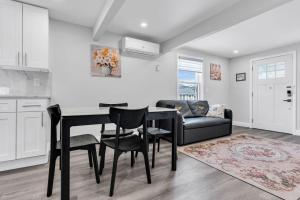 Charming Seaside Escape 2BR Parking Beach