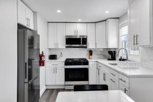 Charming Seaside Escape 2BR Parking Beach