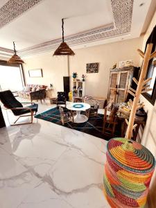 3 Bedroom Villa, Forest View, Walk to Beach & Parking