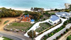 Beach Getaway - Blessington Villa