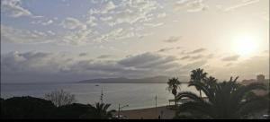 Vue mer et vieux port Saint-Raphael Parking