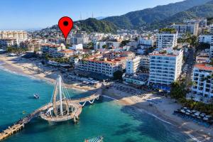 Penthouse Oceanview 1 block Malecon bars shops ZR