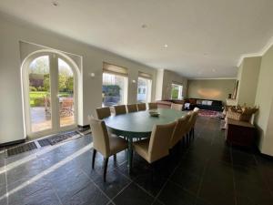 Unique villa 16p with sauna & large garden, 15 min from Maastricht