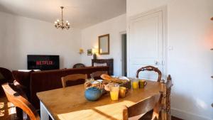 Le Bénédictin - Appartement centre Auxerre, 2 chambres, balcon, fibre WiFi, Netflix, machine Nespresso, calme, tout à pied