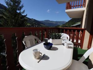 Appartement rénové en 2022 pour 3 personnes - Centre village - Piscine lété - Classé 2 étoiles - FR-1-342-140