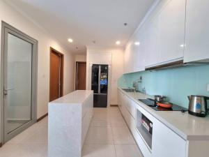 Grand Landmark Suites