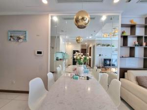 Grand Landmark Suites