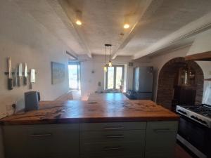 Mazzavecchia - Stone Farmhouse, Wild Tuscany