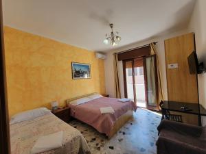 Apartment with large Terrace nearby Station, Mestre