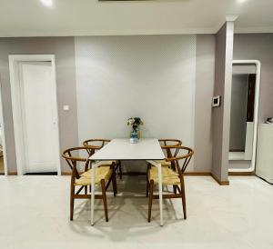 Royal Landmark Peninsula Suite