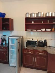 Fully serviced 3-Bedroom Olympic Pool, Garden & Beach Access