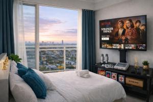 Sunset View 1BR with Balcony and Netflix Azure Near NAIA