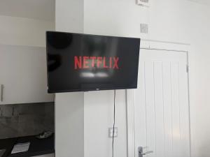 Ground Cosy Studio Getaway - With Hot Tub