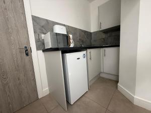 Ground Cosy Studio Getaway - With Hot Tub