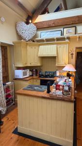 Special Offer, Cosy Cottage Near the Sea in Embo