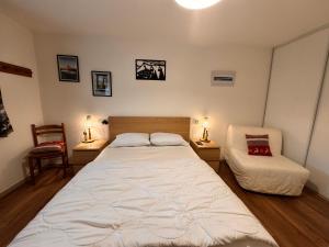 Charmant Logement de plein pied avec piscine 2*