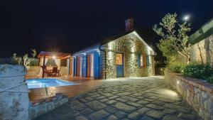 House Victoria 1 by Villas Guide