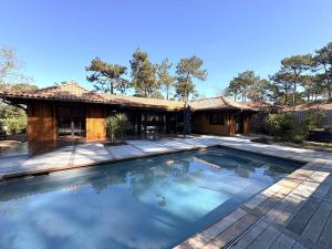 Villa somptueuse avec piscine - 8 pers. - FR-1-736-78