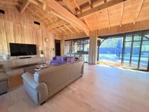 Villa somptueuse avec piscine - 8 pers. - FR-1-736-78