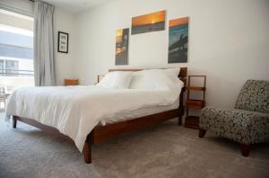 Modern 2BR Townhouse Near Water St & Vegas