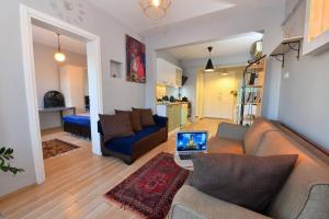 Elegant Taksim Retreat 2BR Near Fish Market