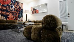 Maison Atelier Centrally Located Designer 1bd