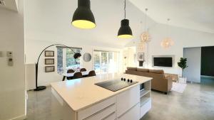 Modern Forest Cottage - Peace & Detox Retreat