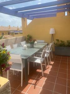 LA- Beautiful 3 bedroom Penthouse close to sea