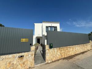 Casa Da Laranjeira- Serene 4Bedroom 4Bath Pool & Garden Villa, 10 mins to Vilamoura Marina