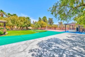 Luxurious Vegas Villa Near Strip I Pool & Hot Tub