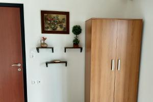 House near the beach with free parking, sea view