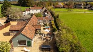 Bramley Barn near Bath + Hot tub