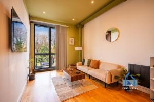 Central Manchester City Apartment - Next To AO Arena - With Parking
