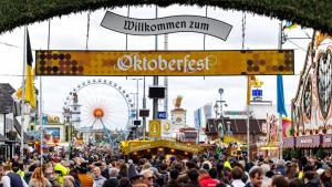 Ruhige, helle Gartenwohnung, 3 Minuten zur Bahn, 40 Minuten zum Oktoberfest, 65 qm