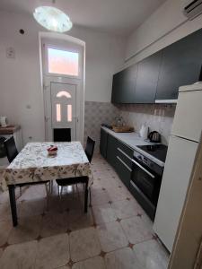 CENTRAL 1 Bedroom Apartment