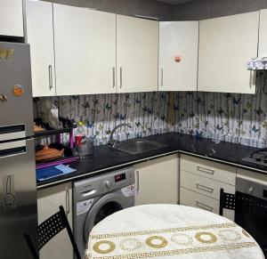 Grand Appartement récent - 2 chambres - Climatisé - Wifi - Parking sécurisé gratuit