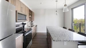 Landing Modern 1BD Clubhouse Pool